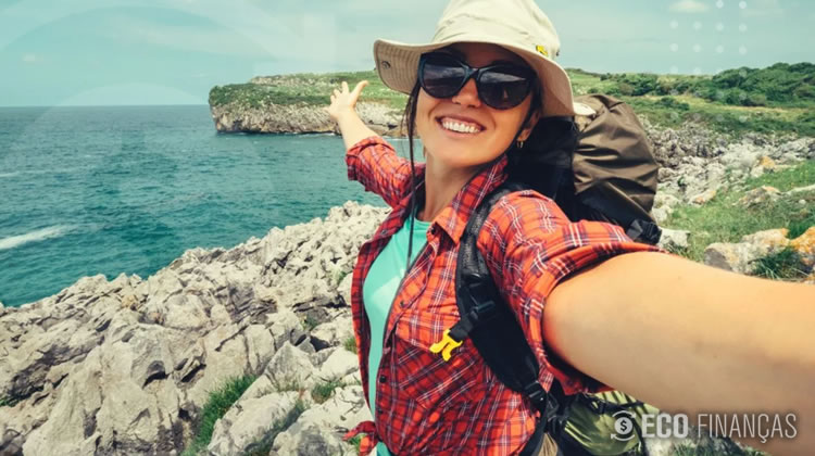 Viagem Solo ou em Grupo Qual a Melhor Escolha